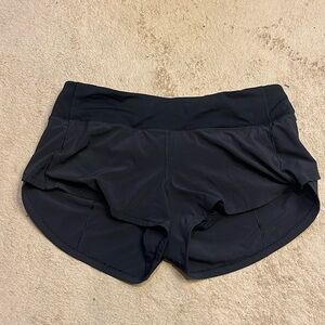 Lululemon Speed Up Low-Rise lined short 2.5”. Black. Size 6. Lightly worn.